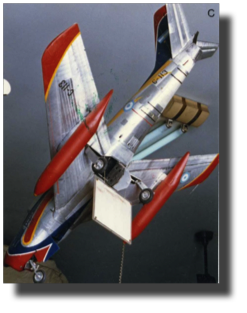 North American F-86 Sabre. Scratch built in metal by Rojas Bazán. 1:10 scale. North American F-86 Sabre. Scratch built in metal by Rojas Bazán. 1:10 scale.